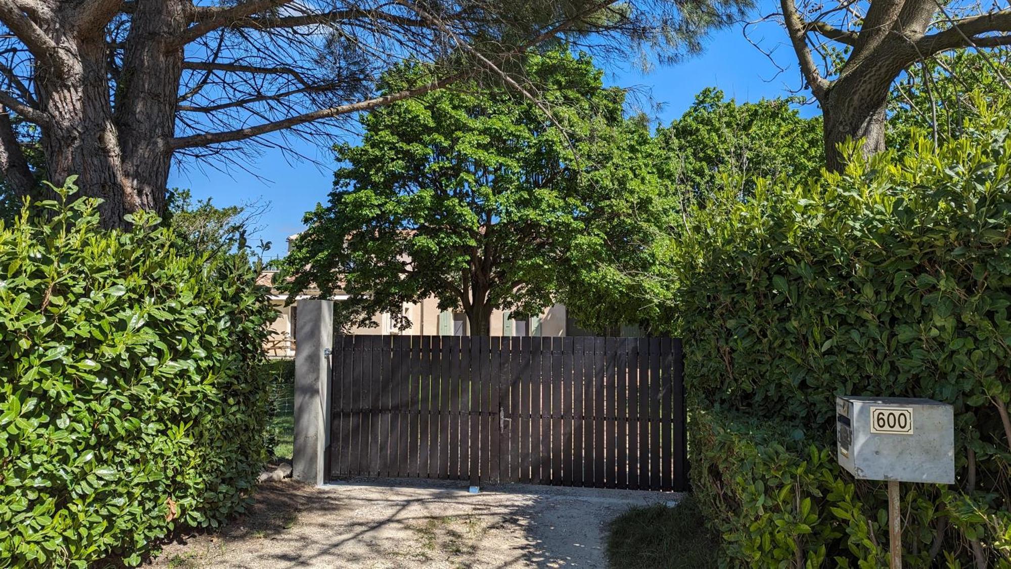 Rez-De-Jardin Independant Dans Ferme Maraichere Bio Avec Grand Jardin Privatif Clos Et Arbore Crest Dış mekan fotoğraf